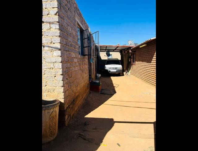 0 BEDROOM HOUSE FOR SALE IN COSMO CITY